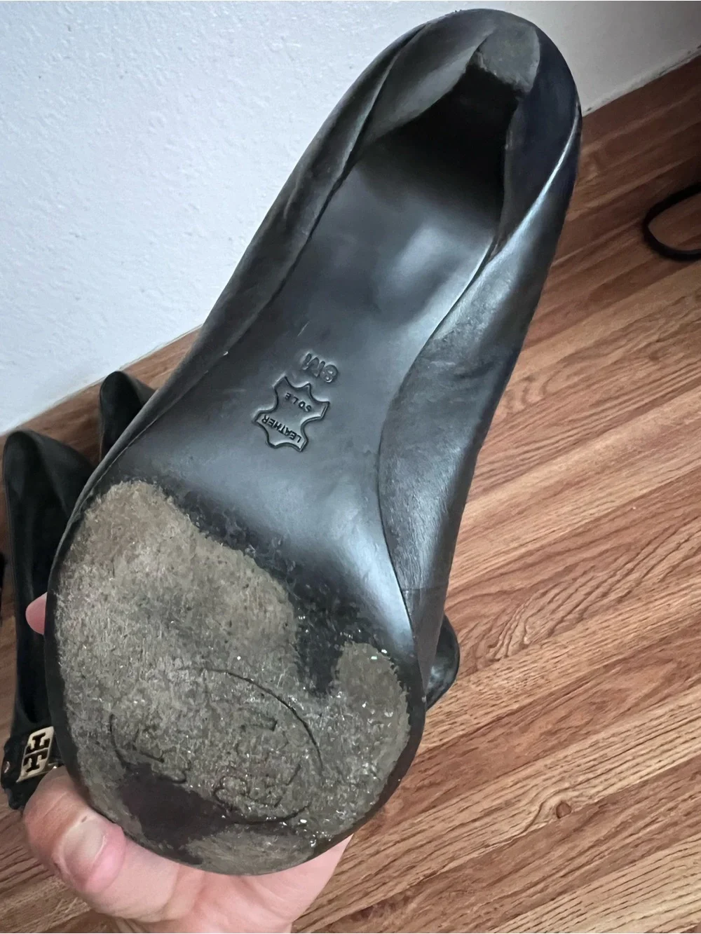 Tory Burch Black Leather Logo Round-Toe Heels